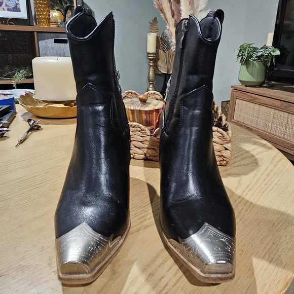 Black Western Metal Toe Ankle Boots Cowgirl Stacked Heel. Size 7 - Picture 7 of 16